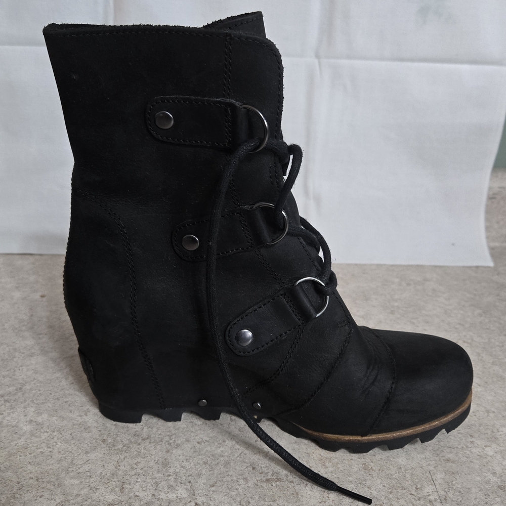 Sorel Black Lace-Up Women's Boots - Picture 8 of 12